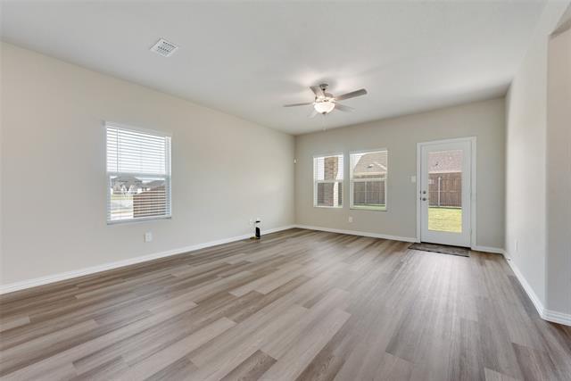 Foto del edificio - 401 Cottage Wood Dr