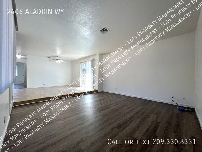 Building Photo - Spacious 2 Bedroom Duplex
