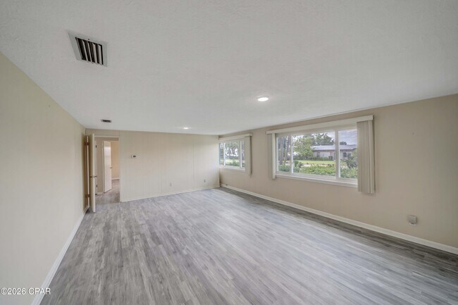 Building Photo - 4736 Sunset Dr