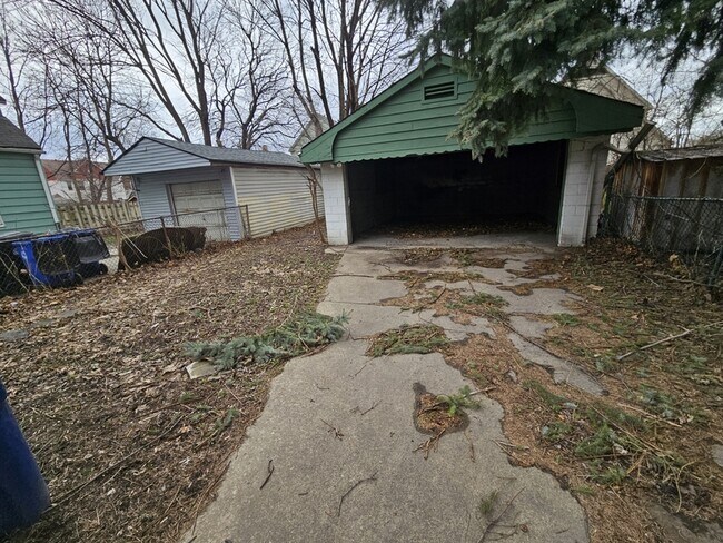 Foto del edificio - 3714 E 50th St