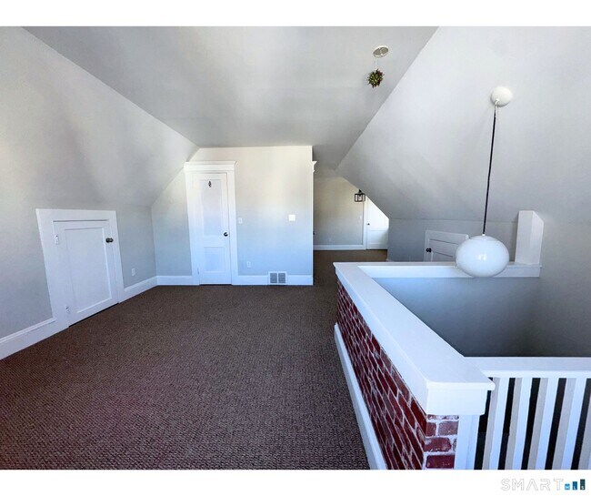 Foto del edificio - 74 Garfield Ave