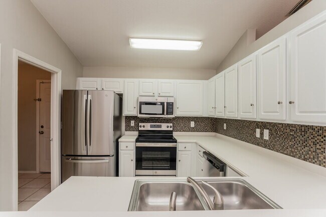 Foto del edificio - 4040 Kingsfield Dr