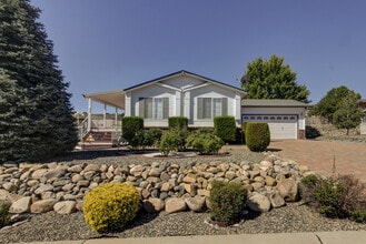 Building Photo - 2924 Kendra Dr