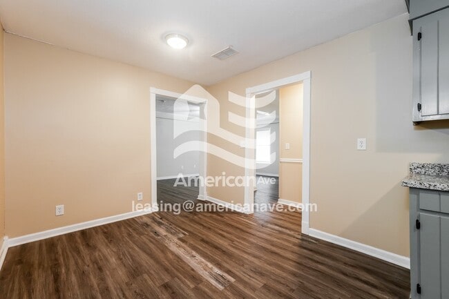 Building Photo - 475 Lowe Cir