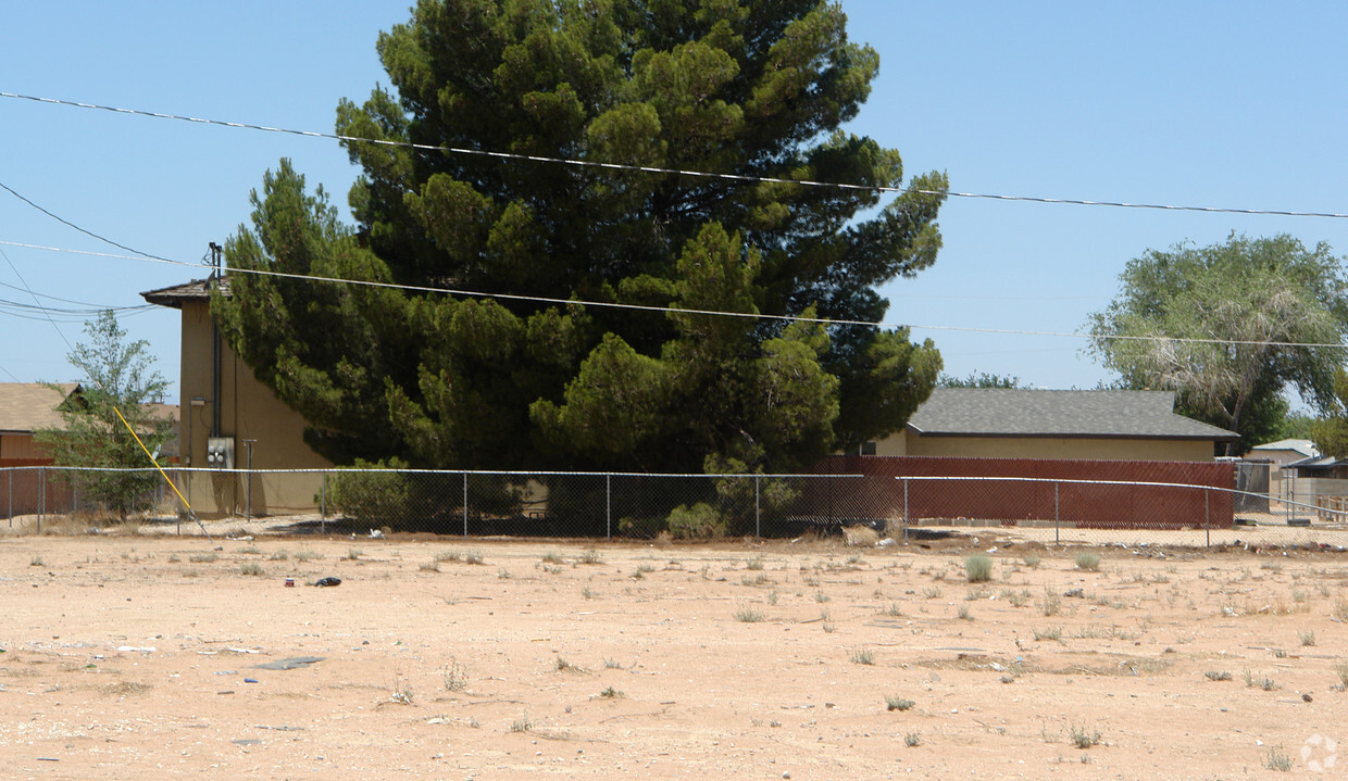 Building Photo - 15481 Straight Arrow Rd