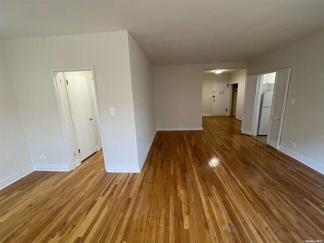 Foto del edificio - 102-40 67th Rd