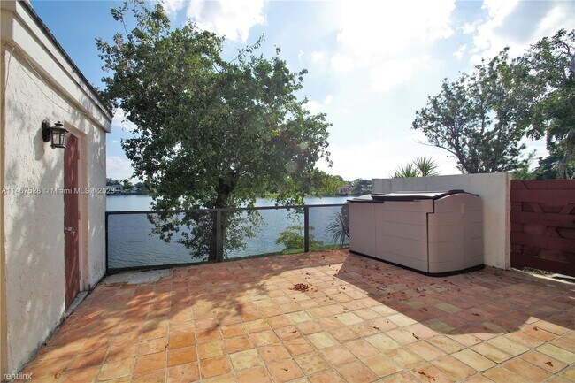 Building Photo - 3 br, 2.5 bath Townhome - 3088 Bermwood Ln...