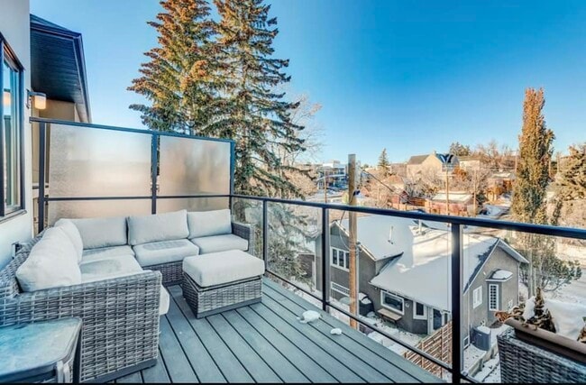 Building Photo - 3 Bed 3 Bath Unit in Calgary, AB