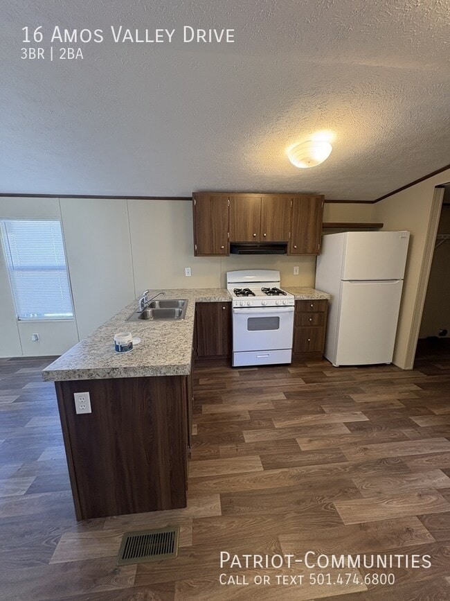 Building Photo - 16 Amos Valley Dr