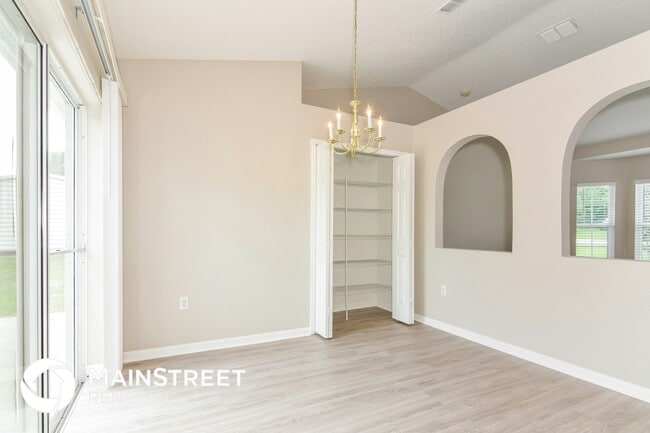 Building Photo - 7320 Landmark Dr