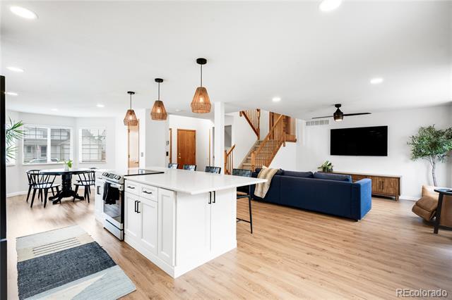 Foto del edificio - 11169 W Belmont Ave