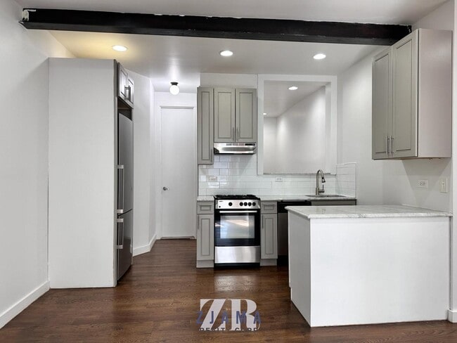 Building Photo - 410 Eastern Pkwy