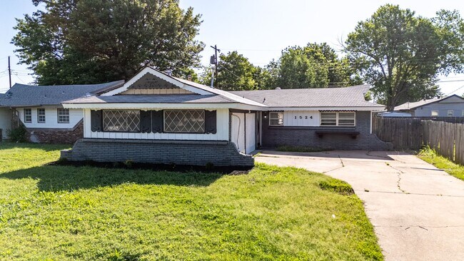 Building Photo - 4 Bedroom Rent to Own Home Available!