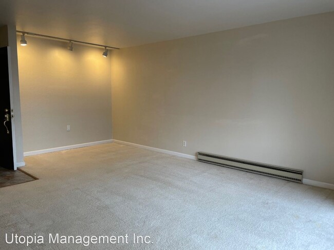 Building Photo - 2 br, 2 bath House - 1 Captain Drive #366