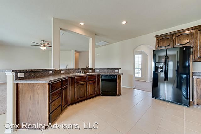 Building Photo - 1265 Waters Edge Dr