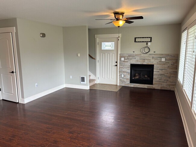 Building Photo - 3 Bed, 2 Bath home in Ocean Shores!