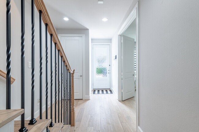 Foto del edificio - 1208 Timbergrove Park St