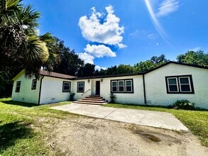 Building Photo - 2325 Salt Creek Trail