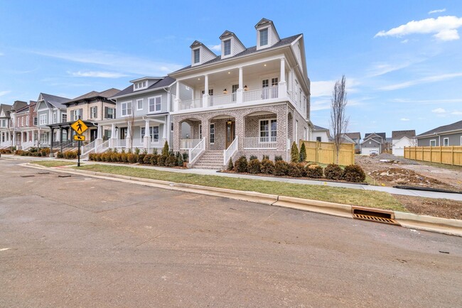Building Photo - Luxury living in this brand new home - Franklin, TN