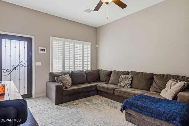 Building Photo - 3853 Loma Brisa Dr