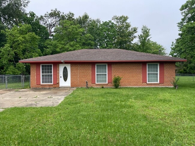 3 BEDROOM READY TO MOVE-IN - 3 BEDROOM READY TO MOVE-IN House