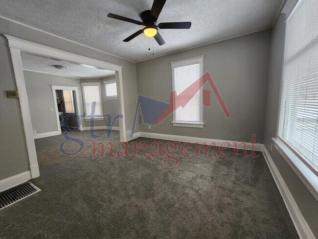 Building Photo - 2612 Corby St