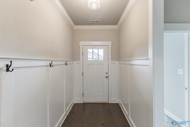 Foto del edificio - 14741 Greenleaf Dr