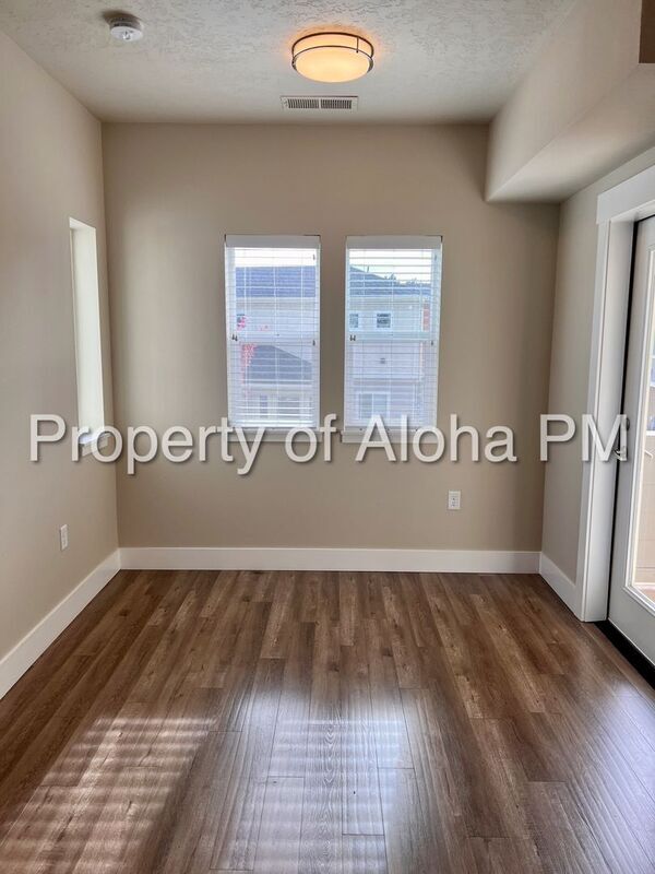Foto del edificio - 3558 E Grand Forest Dr