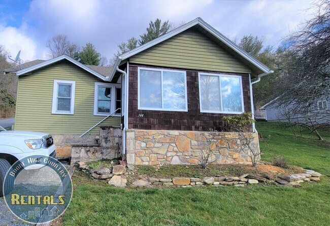 Photo - Banner Elk Bungalo House