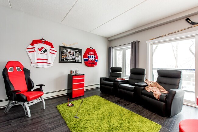 Photo du bâtiment - 550 4th Av N
