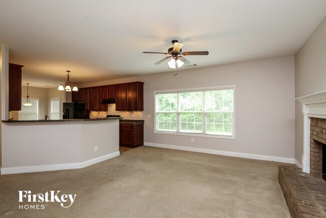 Foto del edificio - 6310 Spring Cove Dr