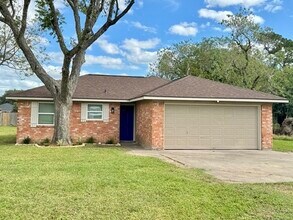 Building Photo - 108 Draeger Dr