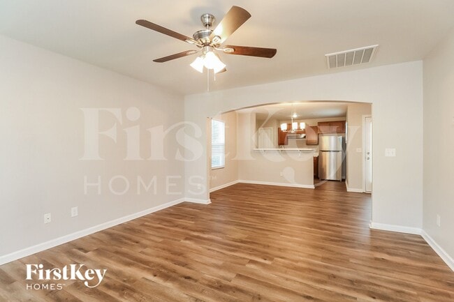 Building Photo - 7429 Hidden Creek Dr