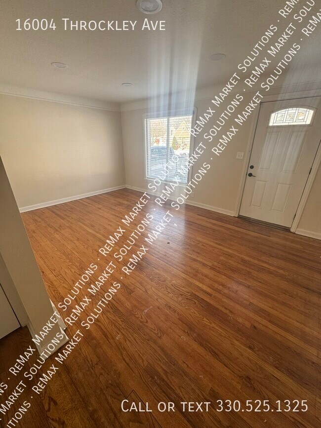 Foto del edificio - 16004 Throckley Ave