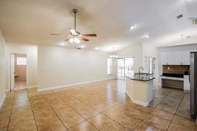 Building Photo - 5148 NW 48th Ave