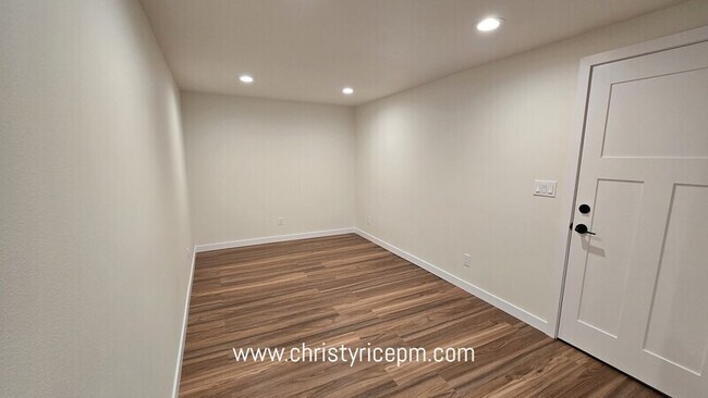 Foto del edificio - 31721 W Commercial St