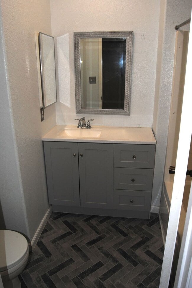 Foto del edificio - 5603 Summer Solstice Dr