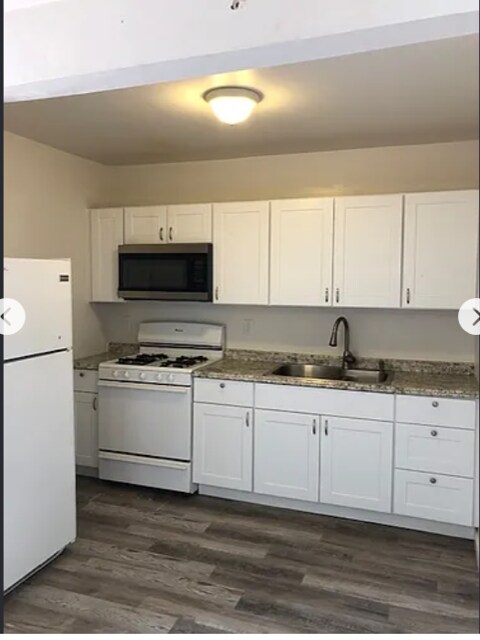Kitchen - 131 Montecito Ave