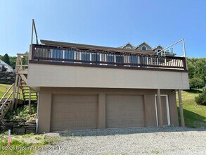 Building Photo - 126 Evergreen Ln