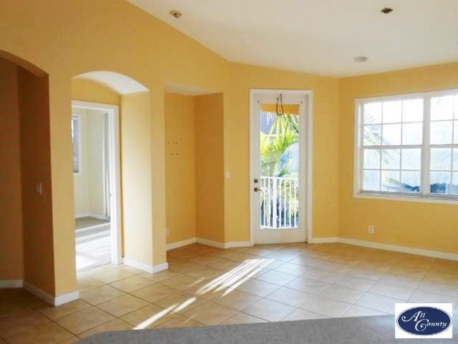 Building Photo - 3254 Mirella Dr