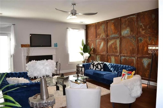 Building Photo - Room in Townhome on Bayrose Cir