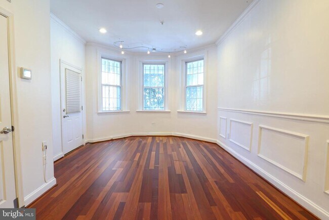 Foto del edificio - 2721 13th St NW