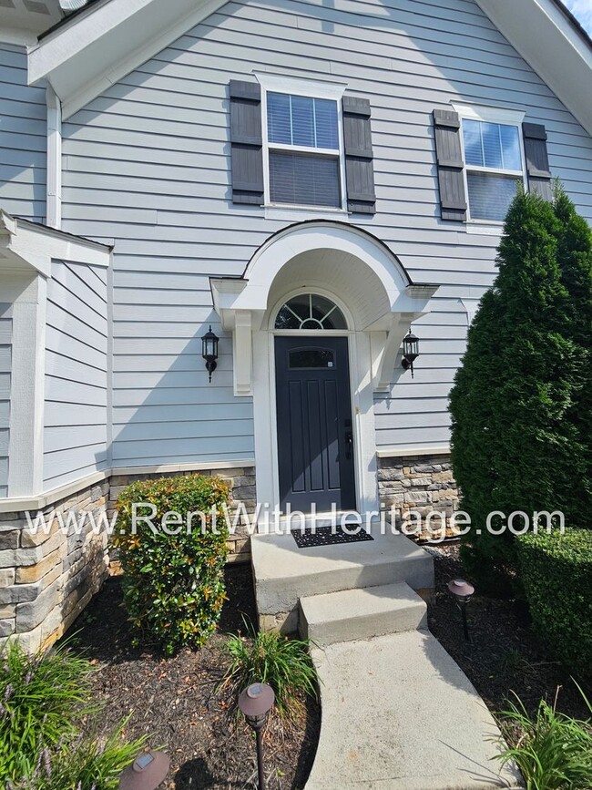 Building Photo - Stunning 4bd/2.5bath/ Attention to Detail/...