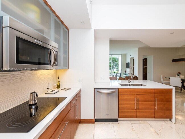 Foto del edificio - 888 Brickell Key Dr