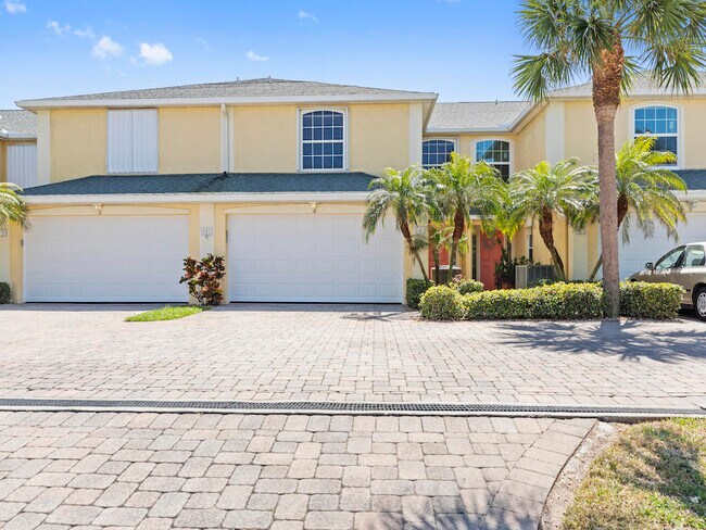 Building Photo - 101 Coral Way E