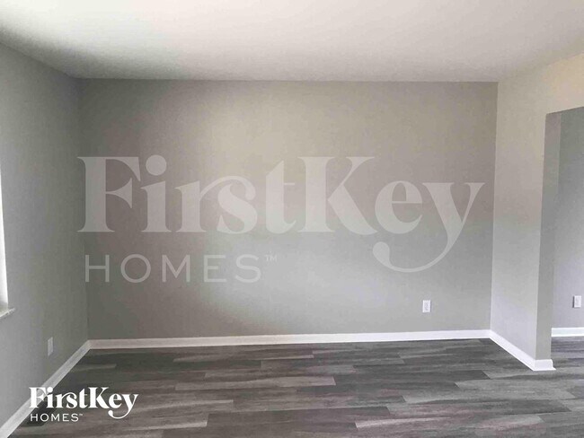 Building Photo - 1758 Hilltree Dr