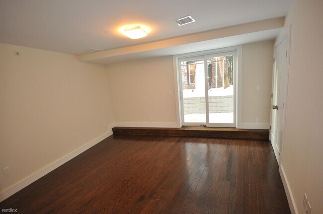 Building Photo - 4 br, 2.5 bath House - 20 Sussex St