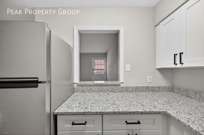 Foto del edificio - 6419 Montgomery Rd