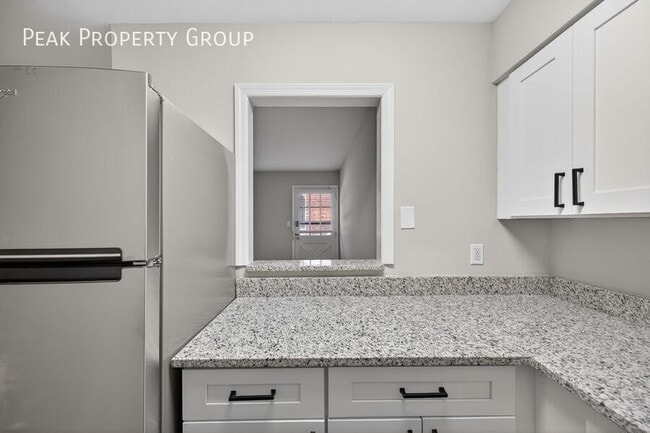 Building Photo - 6419 Montgomery Rd