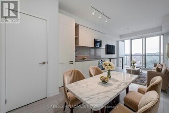 Building Photo - 39 Mary St